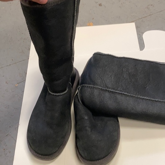 Ugg boots - Picture 2 of 6